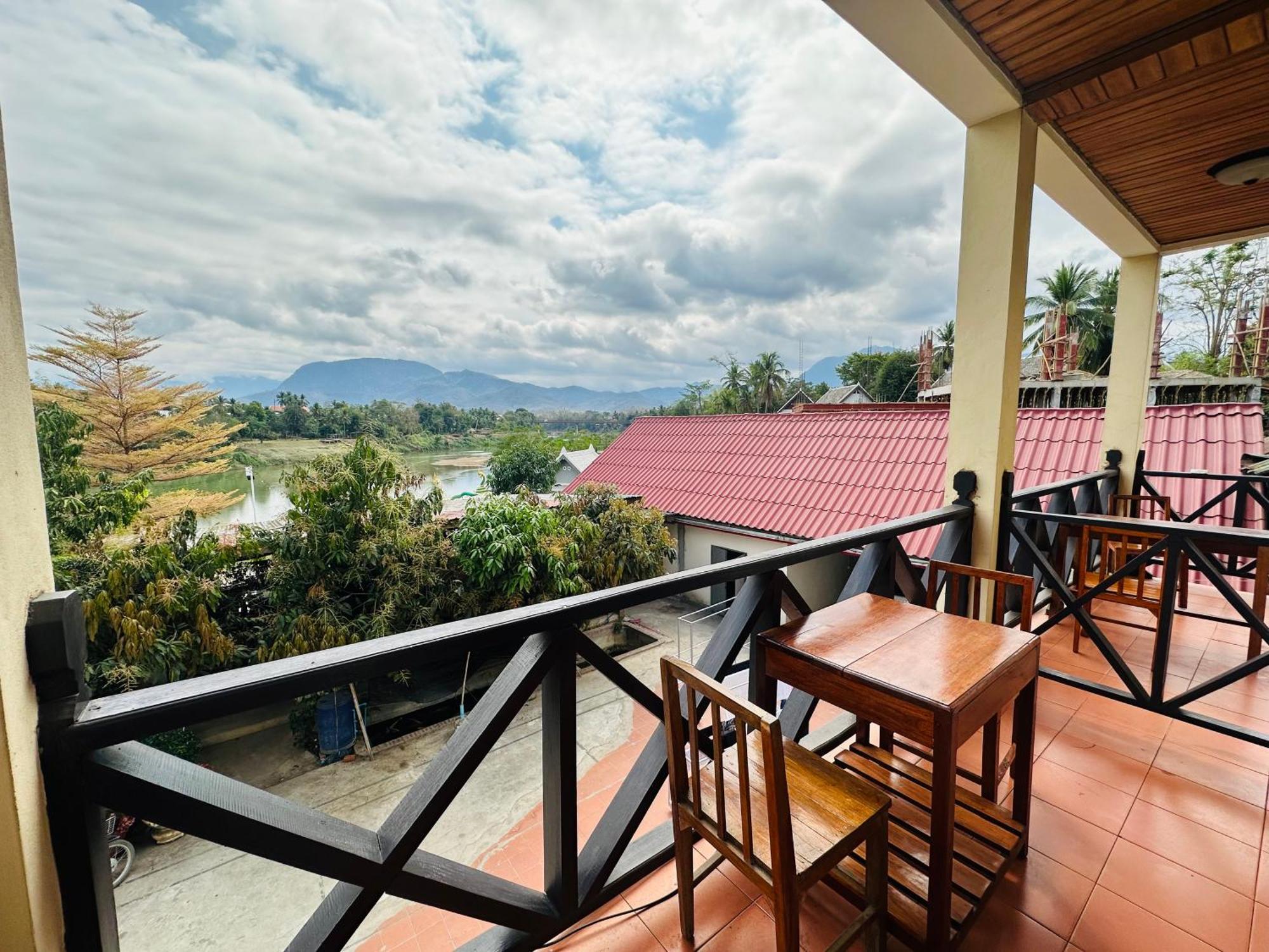 Kingkham Riverside Hotel Luang Prabang Bagian luar foto