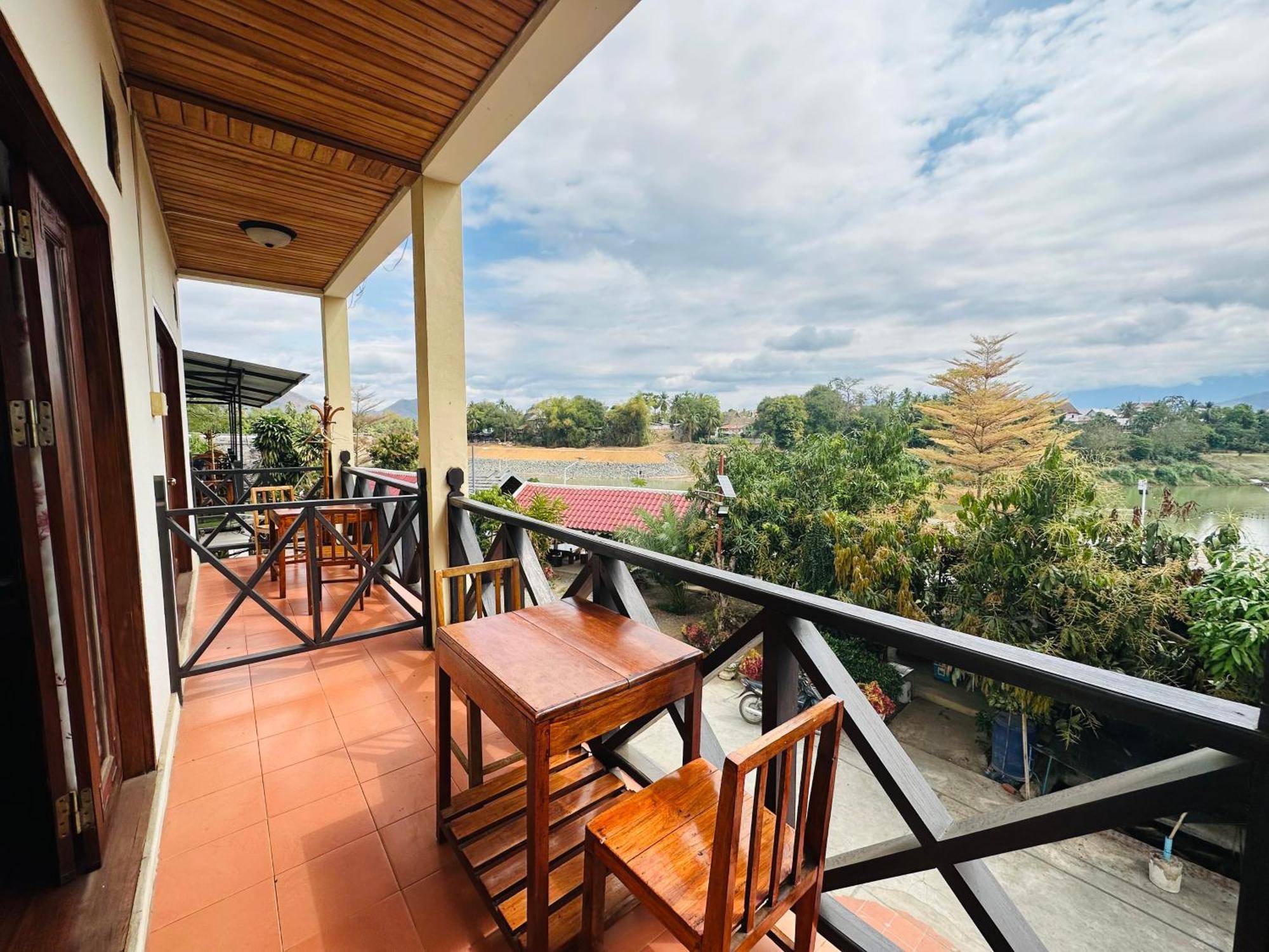 Kingkham Riverside Hotel Luang Prabang Bagian luar foto